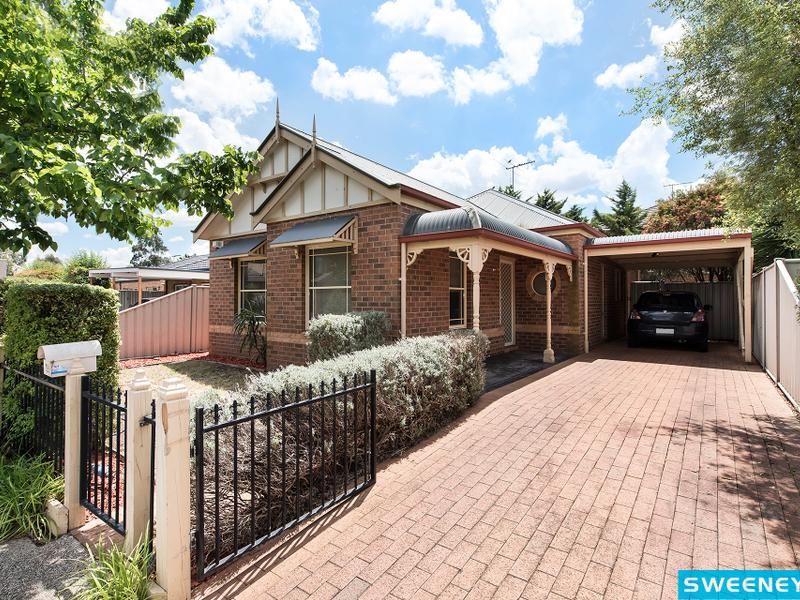 15 Salina Walk, CAROLINE SPRINGS Sweeney Estate Agents