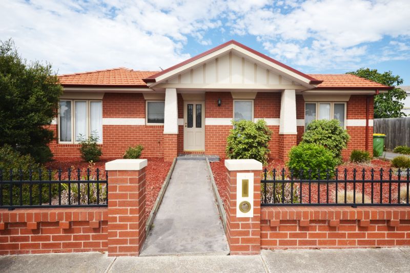 1/2 Best Street, Reservoir