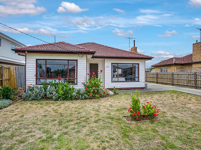 32 Cyclamen Avenue