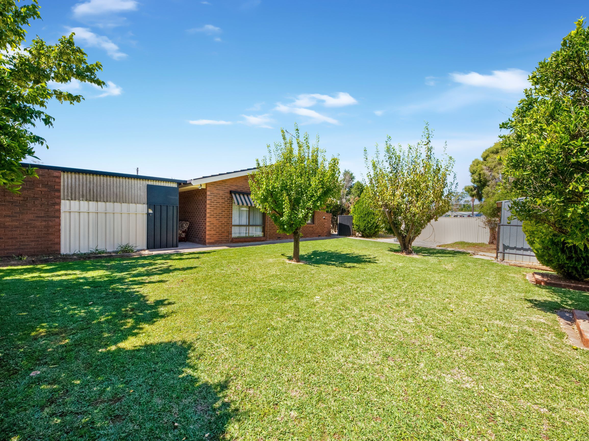 Real Estate For Sale 11 Lone Pine Avenue Corowa , NSW