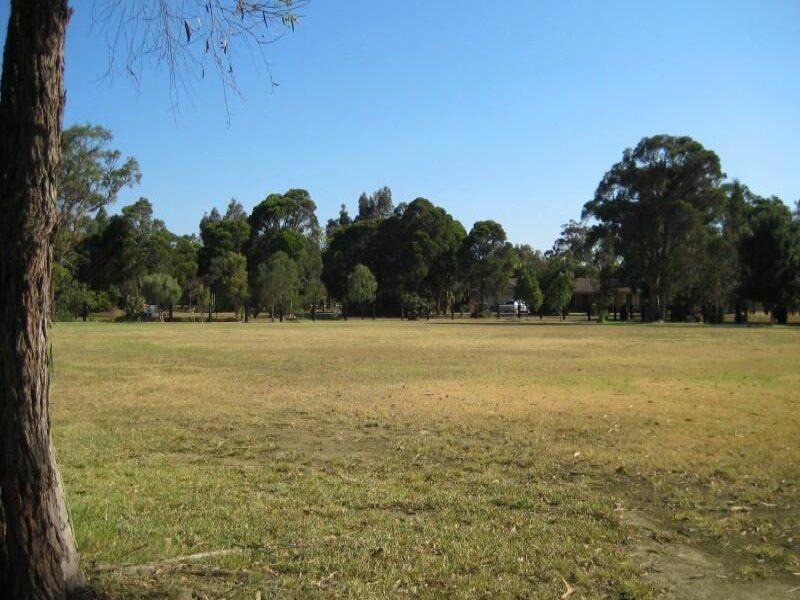 21 Canoona Avenue, Windsor Downs - Thumbnail 3