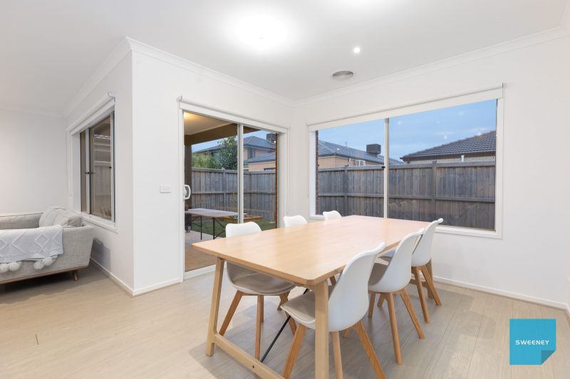 7 Forrester Grove, Fraser Rise - Thumbnail 5