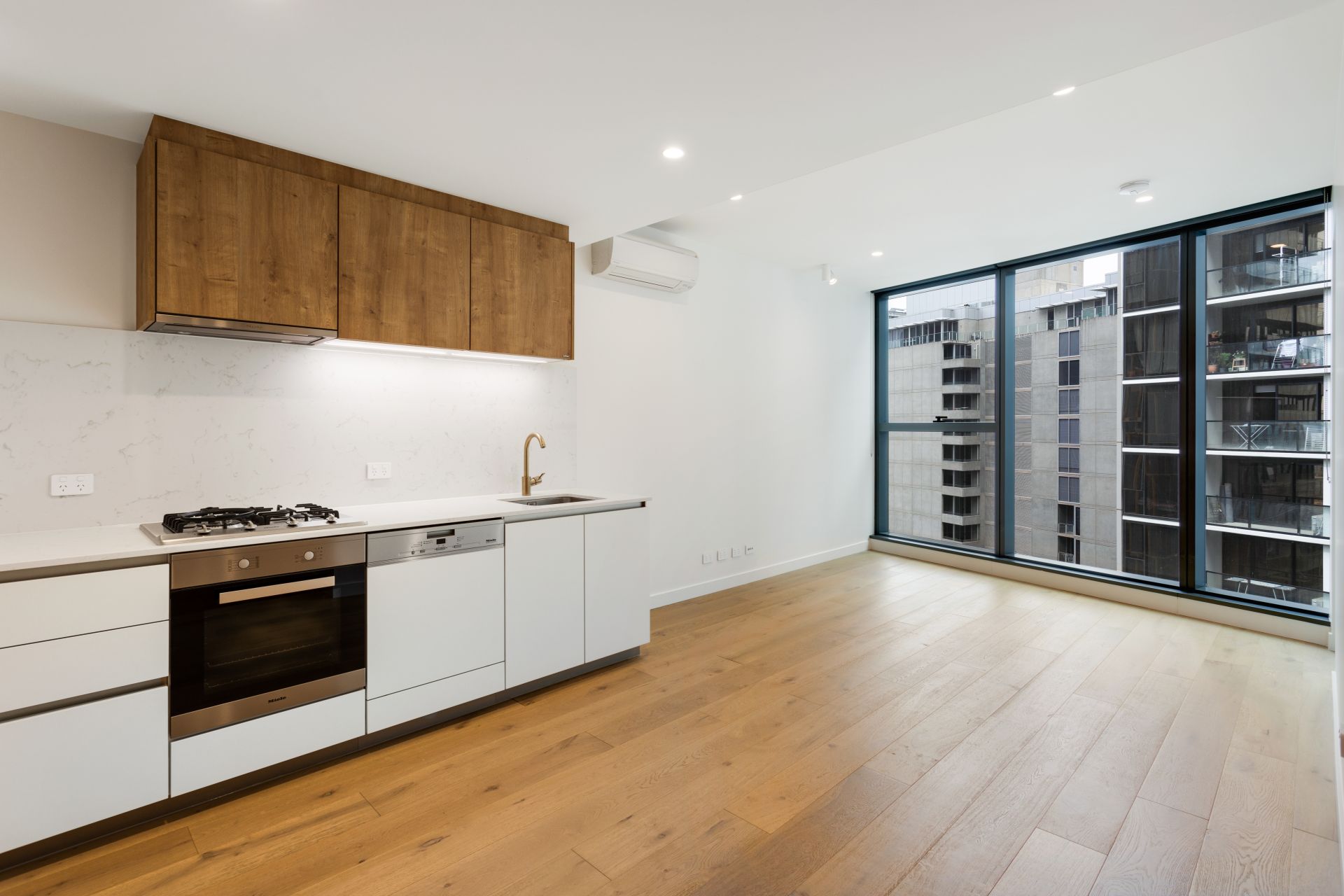 2414/9-23 Mackenzie St, Melbourne VIC