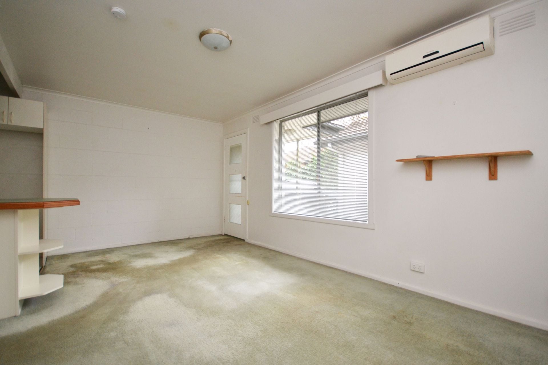 CUTE, COSY AND CONVENIENTLY LOCATED