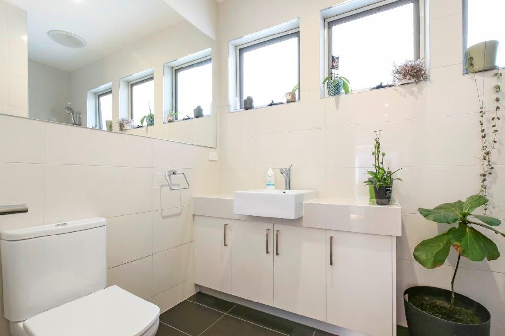 **Stunning & Modern**