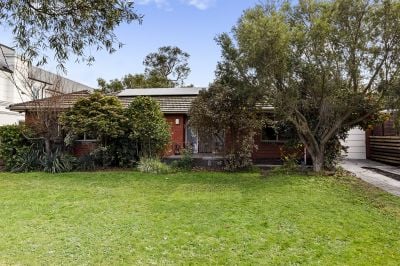 17 Leeds Road, Mount Waverley