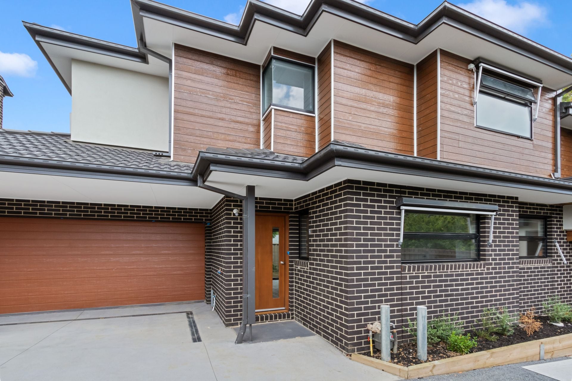 BRAND NEW THREE BEDROOM MODERN LIVING