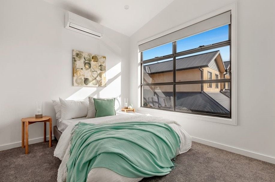 Stunning Apartment with Entertainers' Balcony