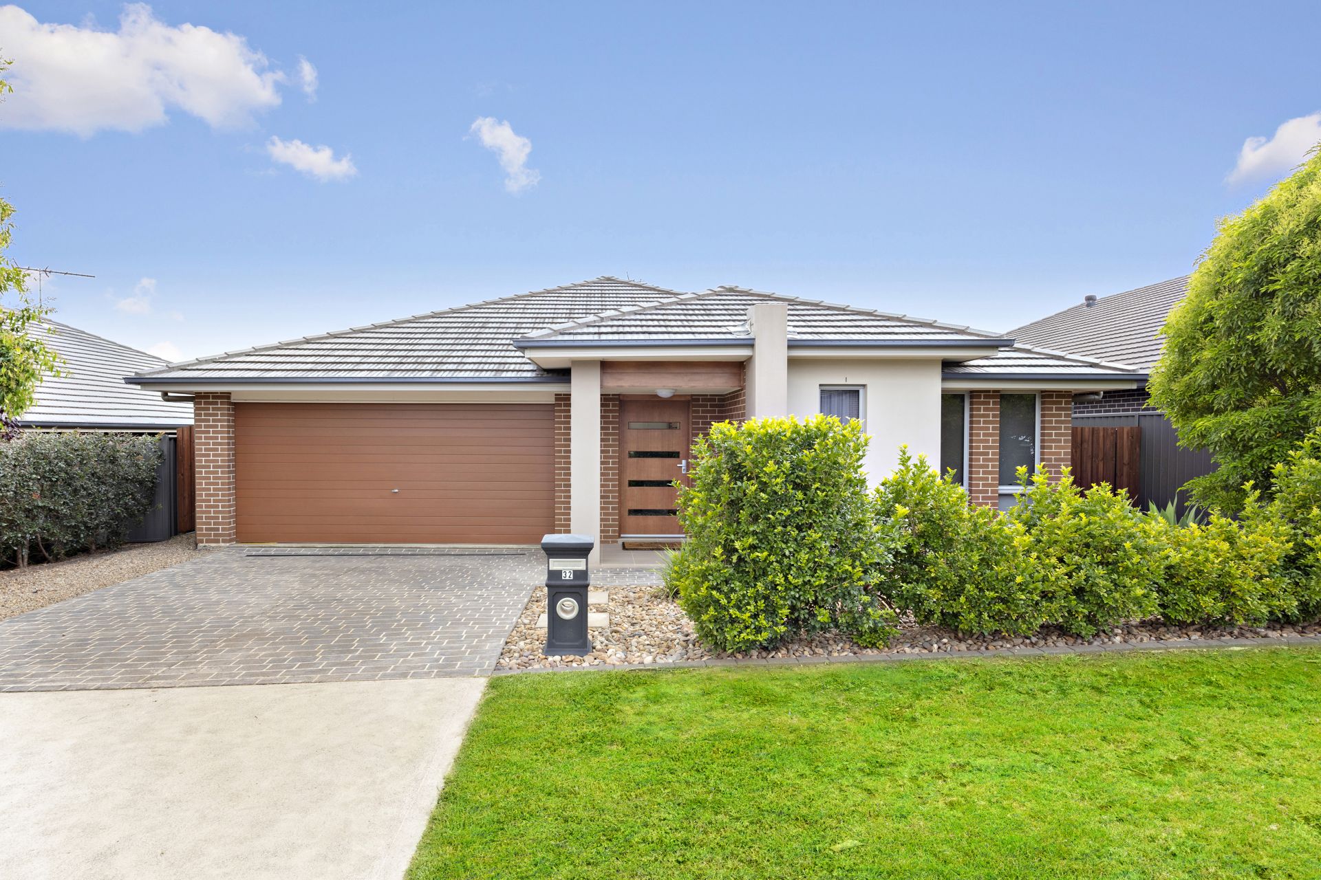 Real Estate For Sale 32 Moyengully Avenue Mount Annan , NSW