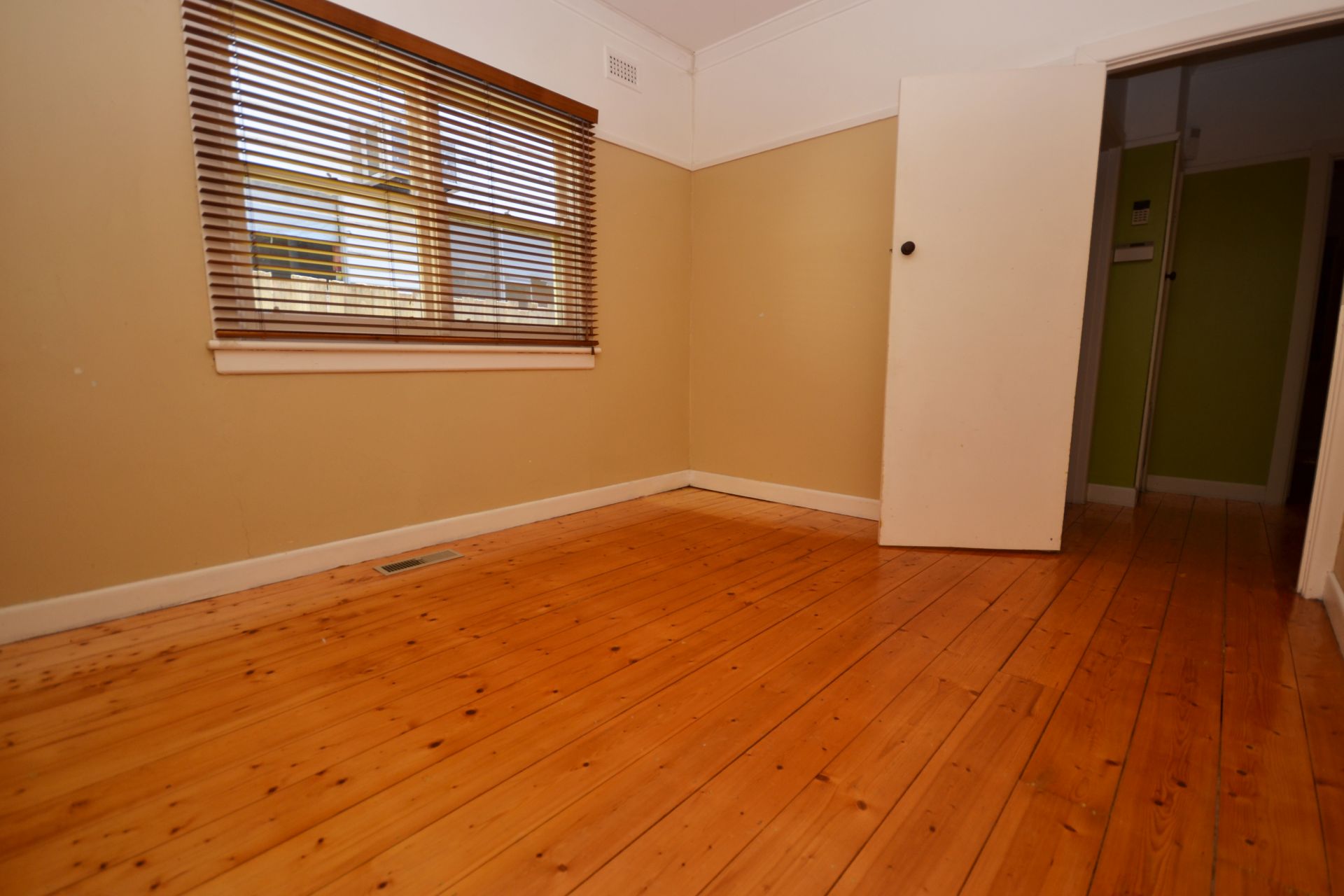 CHARMING TWO BEDROOM!
