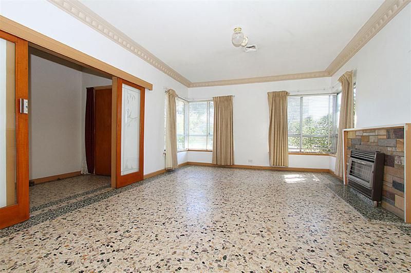 4 BEDROOM DELIGHT!