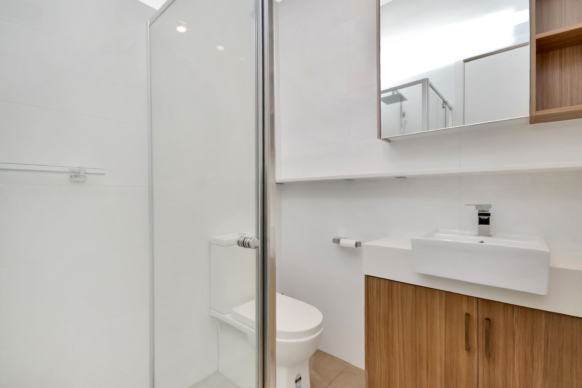 STYLISH MODERN LIVING