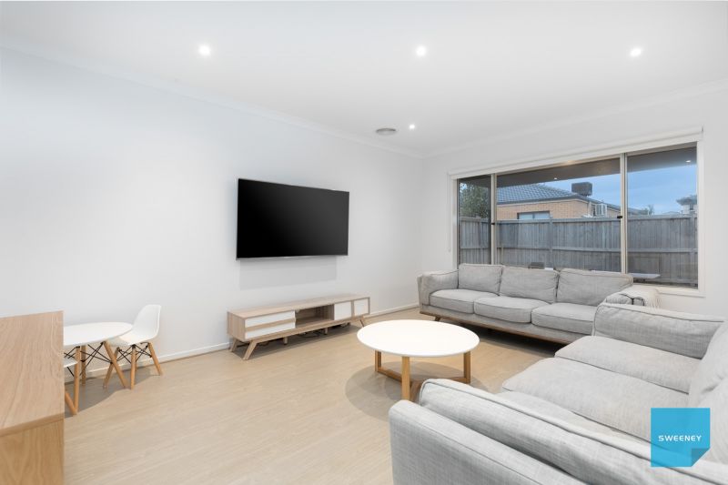 7 Forrester Grove, Fraser Rise - Thumbnail 4