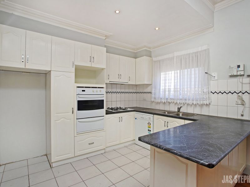 77 Chirnside Street KINGSVILLE VIC, Kingsville - Thumbnail 6