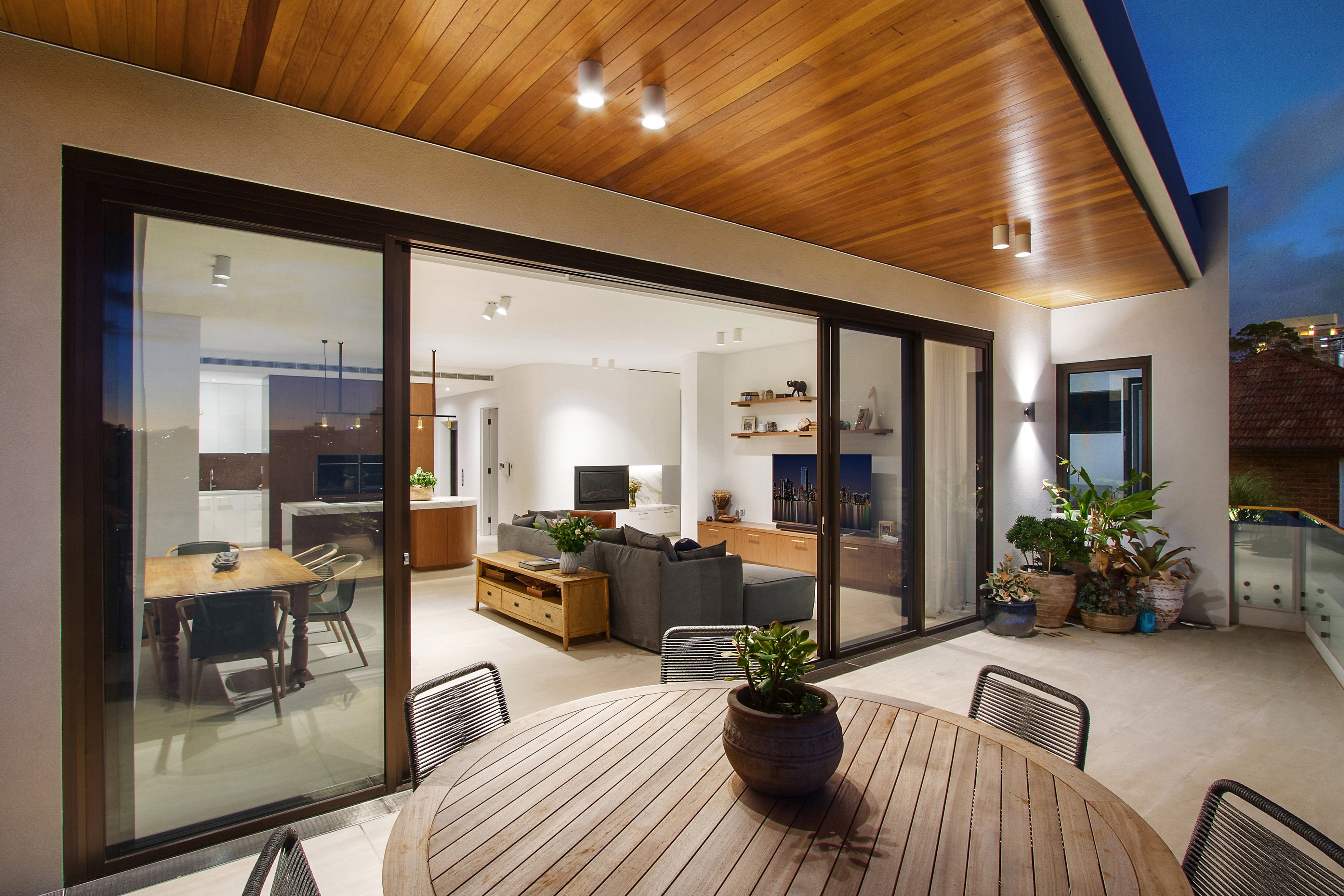 2/4 Ellalong Road  Mosman 2088