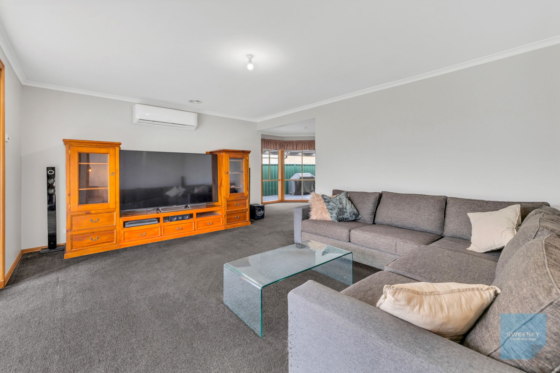 28 Wood Grove, Burnside - Thumbnail 8