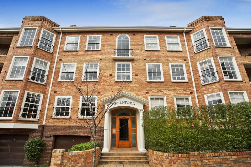 2/134 Anderson Street, SOUTH YARRA Williams Batters