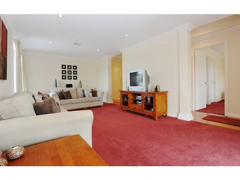 Real Estate For Sale 32 Summerfield Drive Mornington , VIC