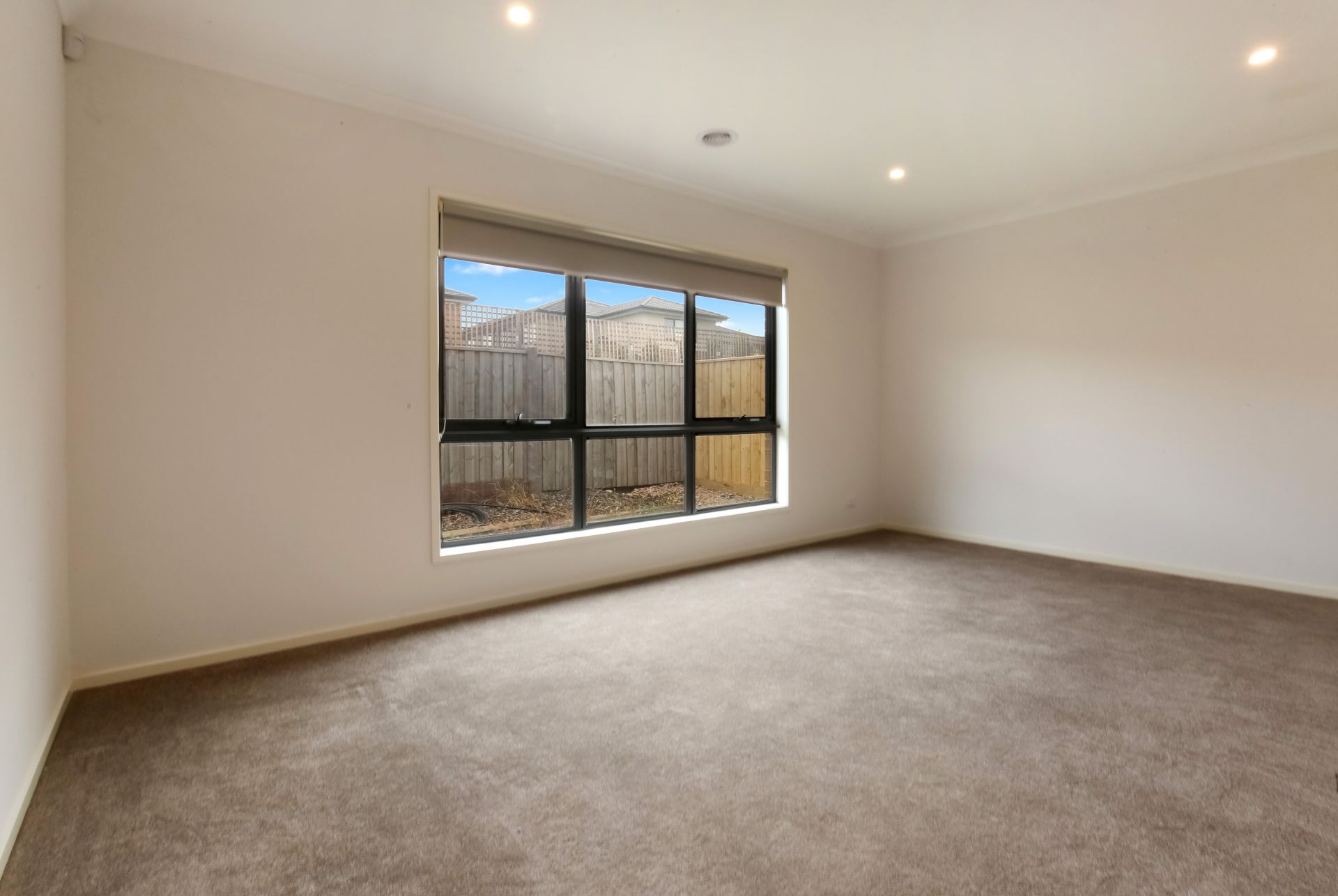 LOVELY LARGE FAMILY HOME