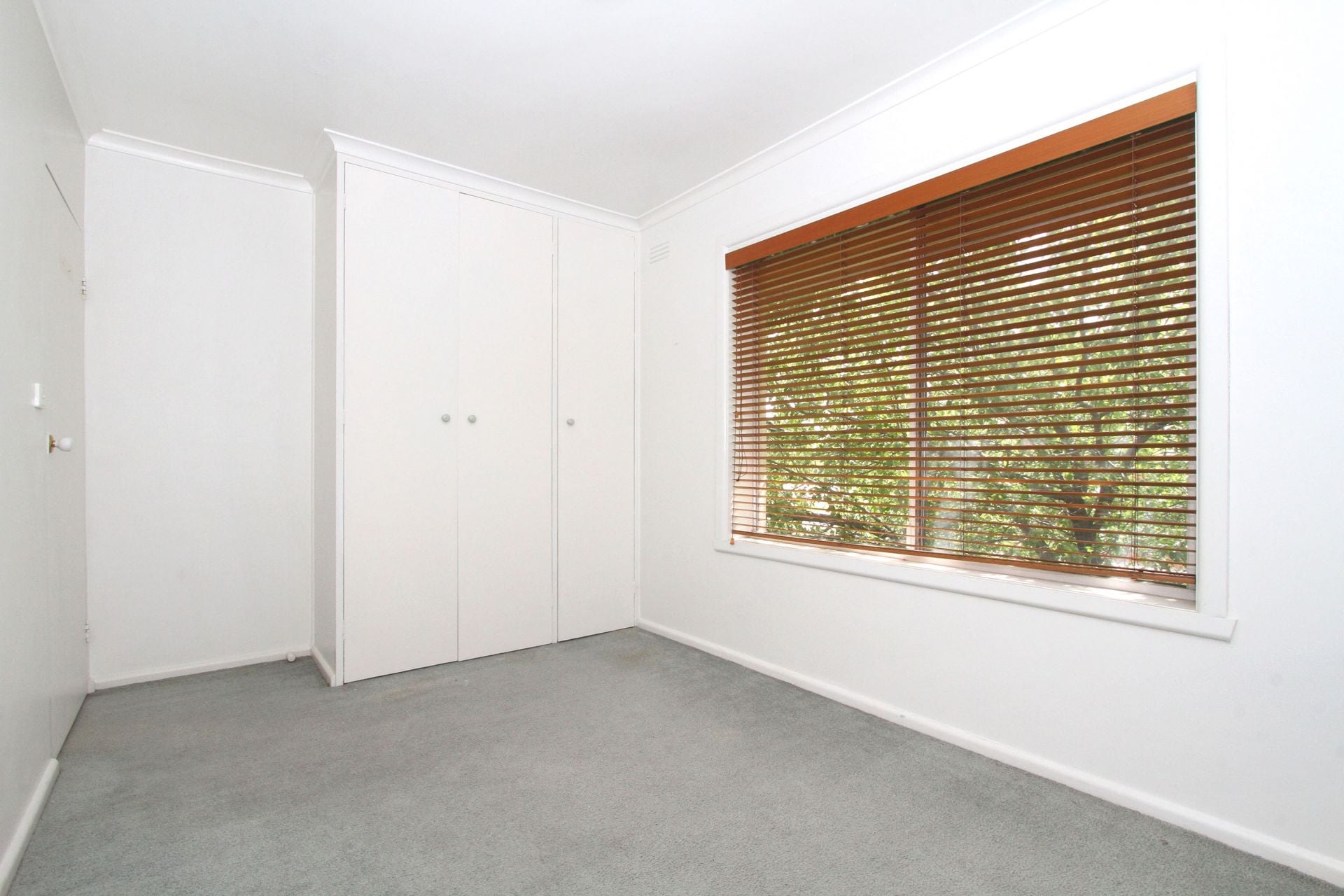 Neat and Tidy 2 Bedroom Apartment!