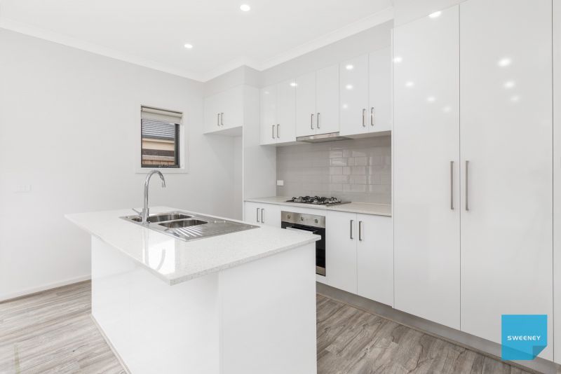 1 Portofino Crescent, Fraser Rise - Thumbnail 3
