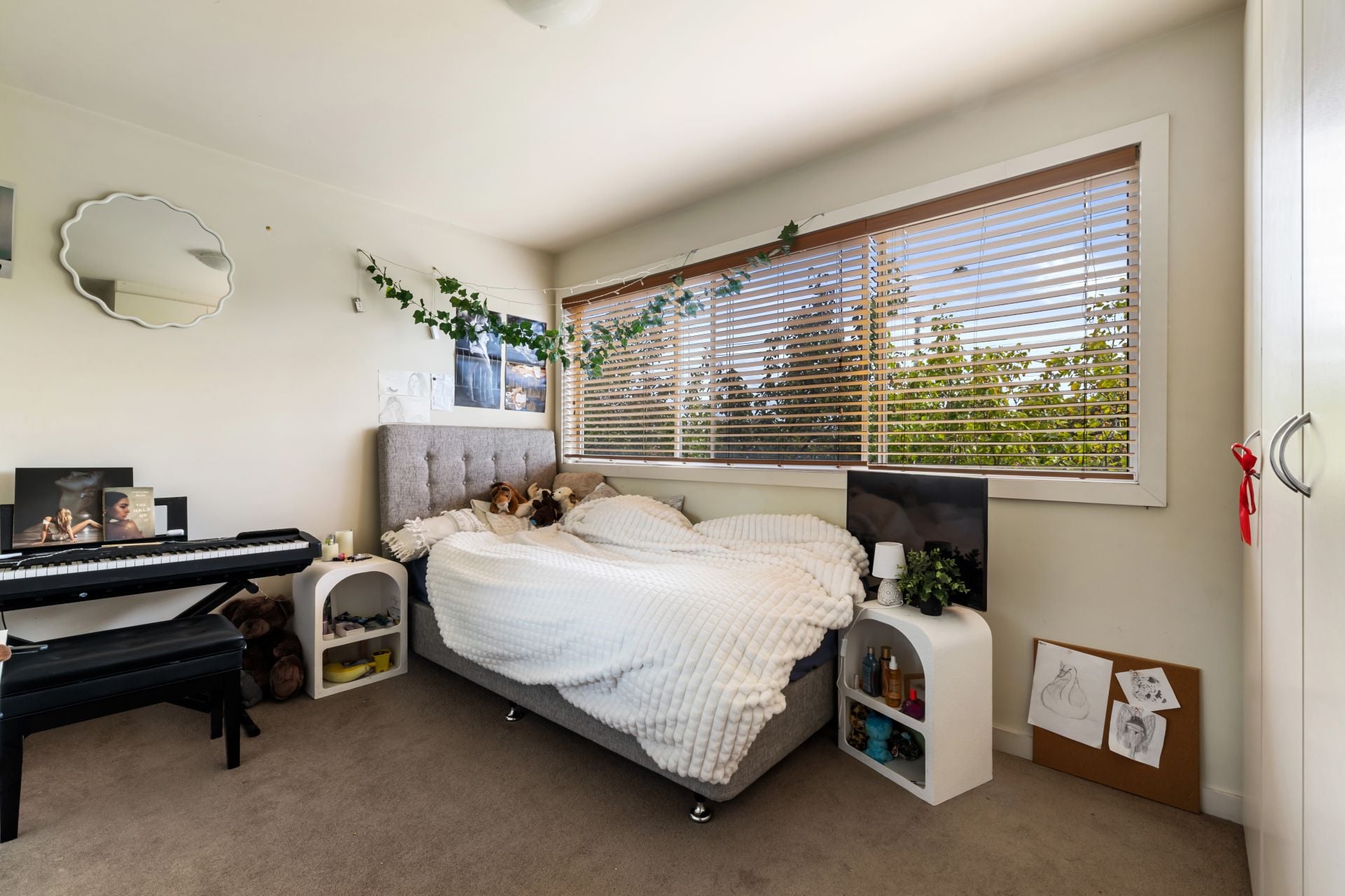 Prime Position With Lots Of Modern Comforts