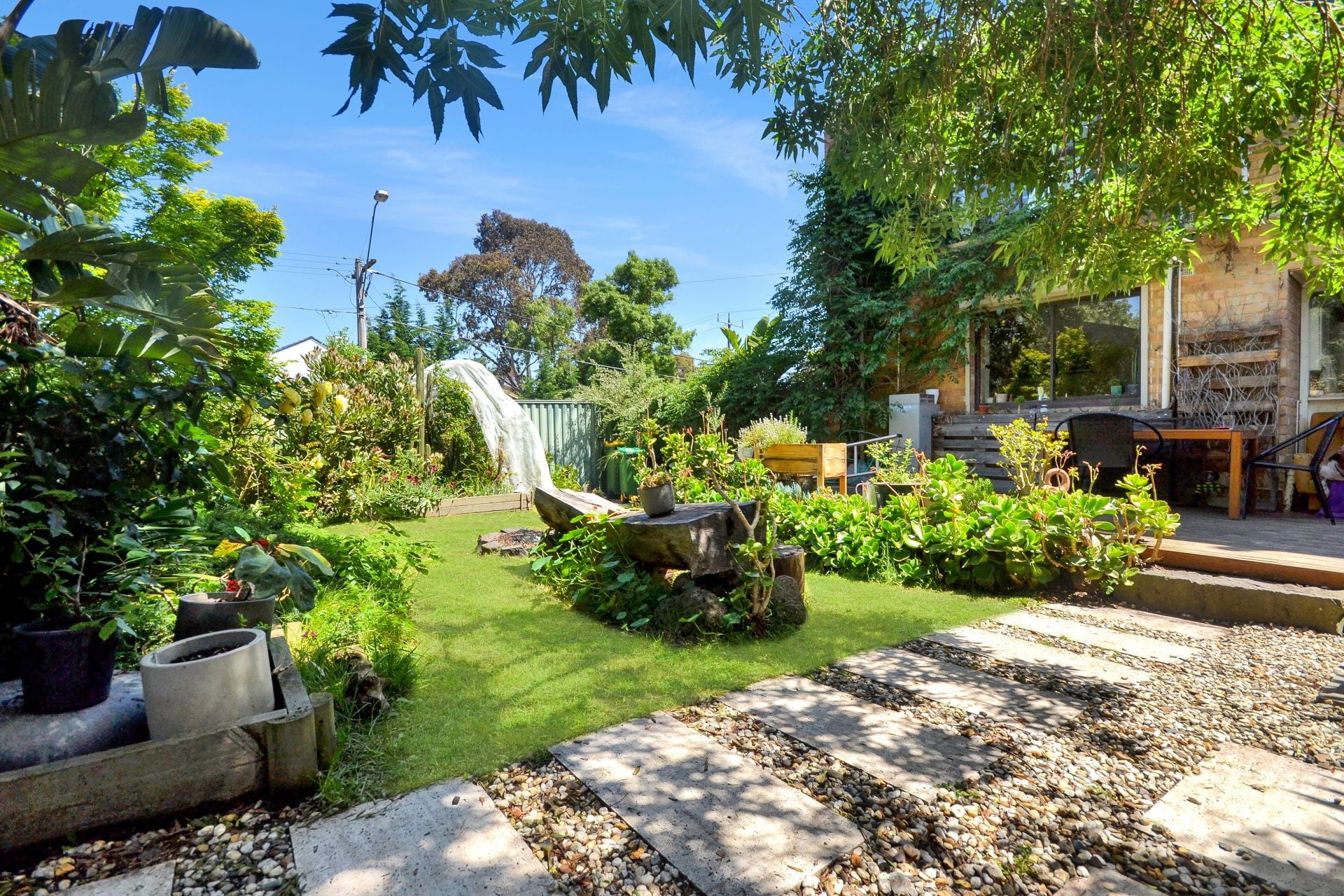 PEACEFUL RETREAT IN HEIDELBERG WEST