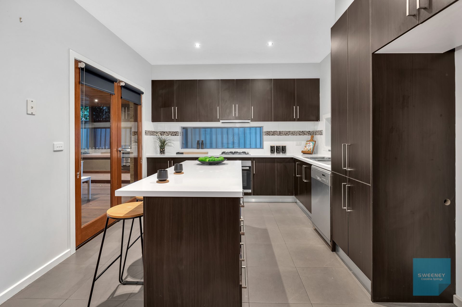 14 Caesia Way, Caroline Springs - Thumbnail 7