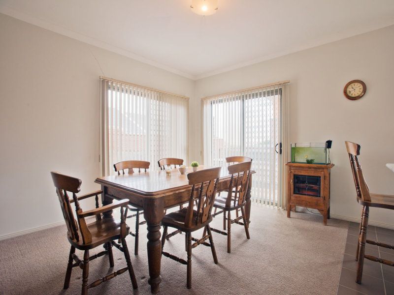 1/10-12 Ross Street, Bacchus Marsh - Thumbnail 4