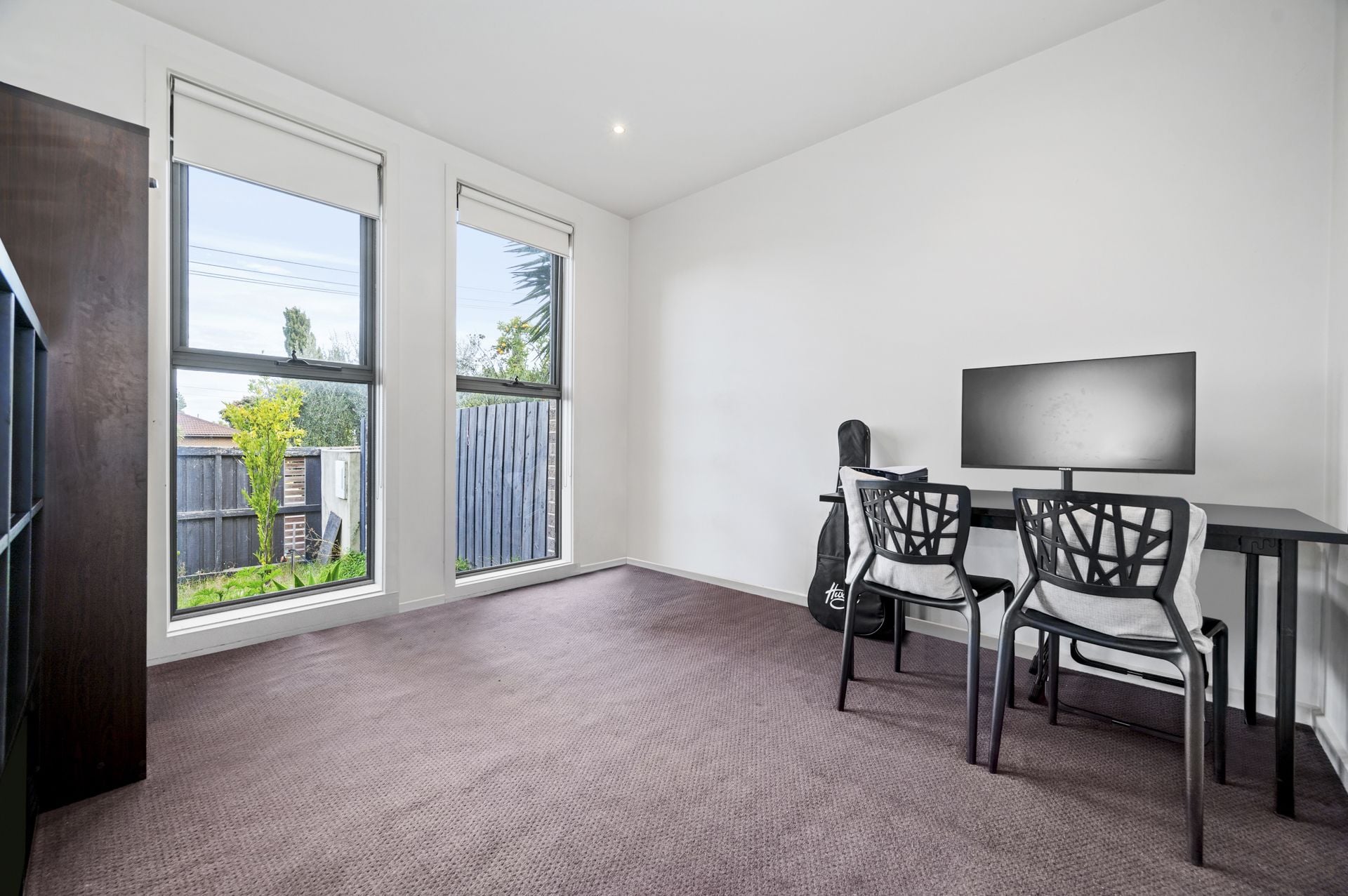 CONTEMPORARY LIVING IN A GREAT LOCATION