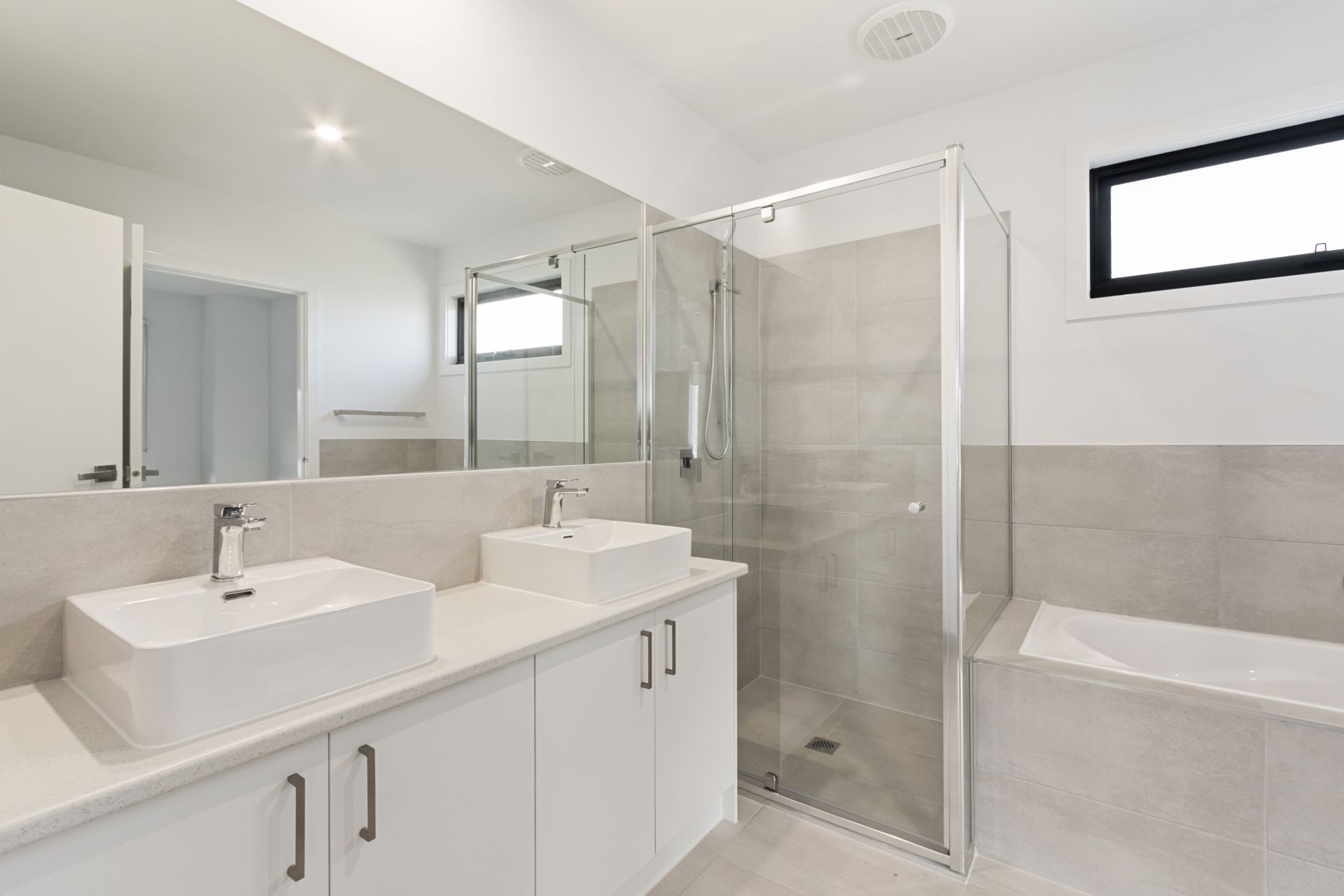 BRAND NEW TOWNHOUSE STYLISH AND MODERN