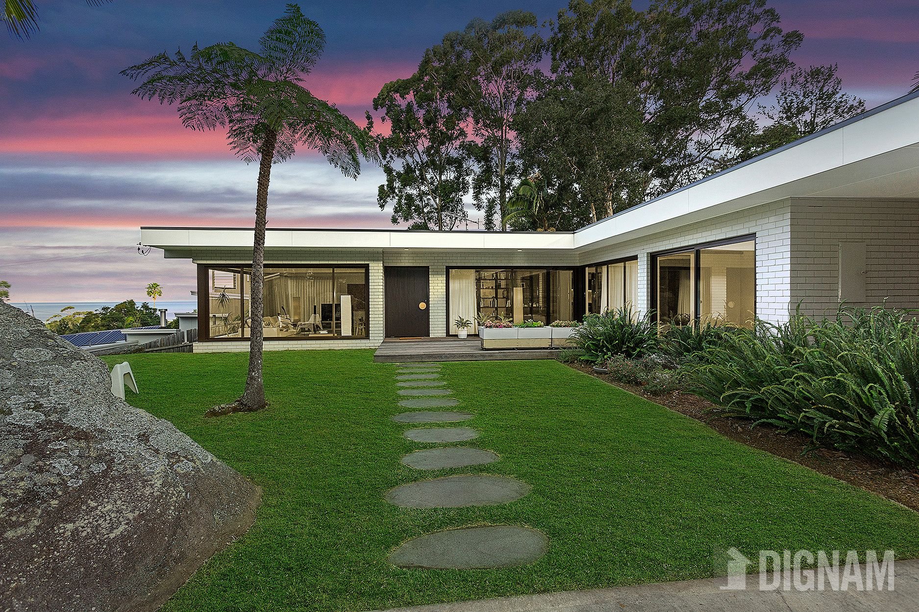 10-12 Treetop Glen, Thirroul NSW 2515