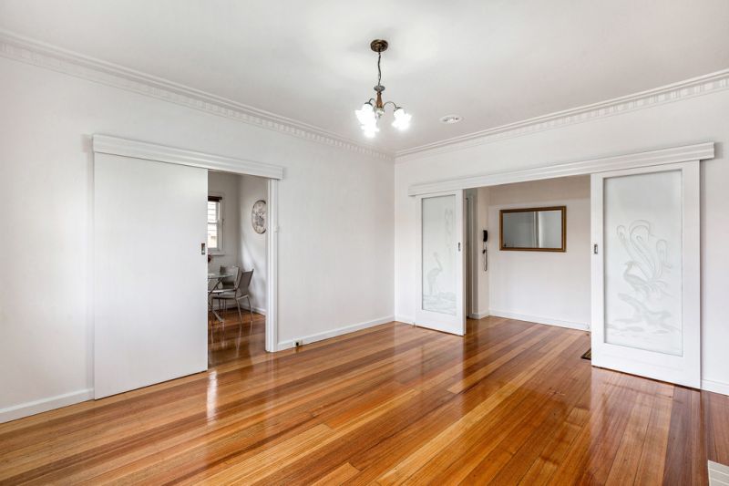 9 Dongola Road, West Footscray - Thumbnail 5