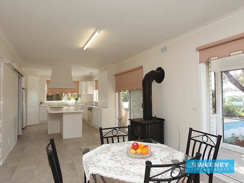 11 Weeroona Terrace, Altona Meadows - Thumbnail 4