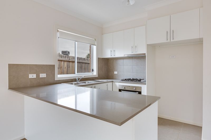 4/11-15 Silverdale Drive, Bacchus Marsh - Thumbnail 5