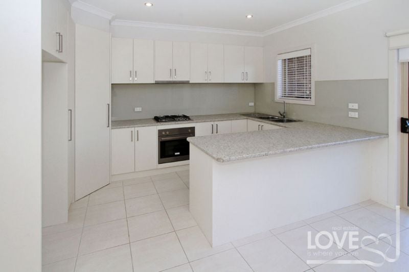 2/5 Marshall Drive, Reservoir