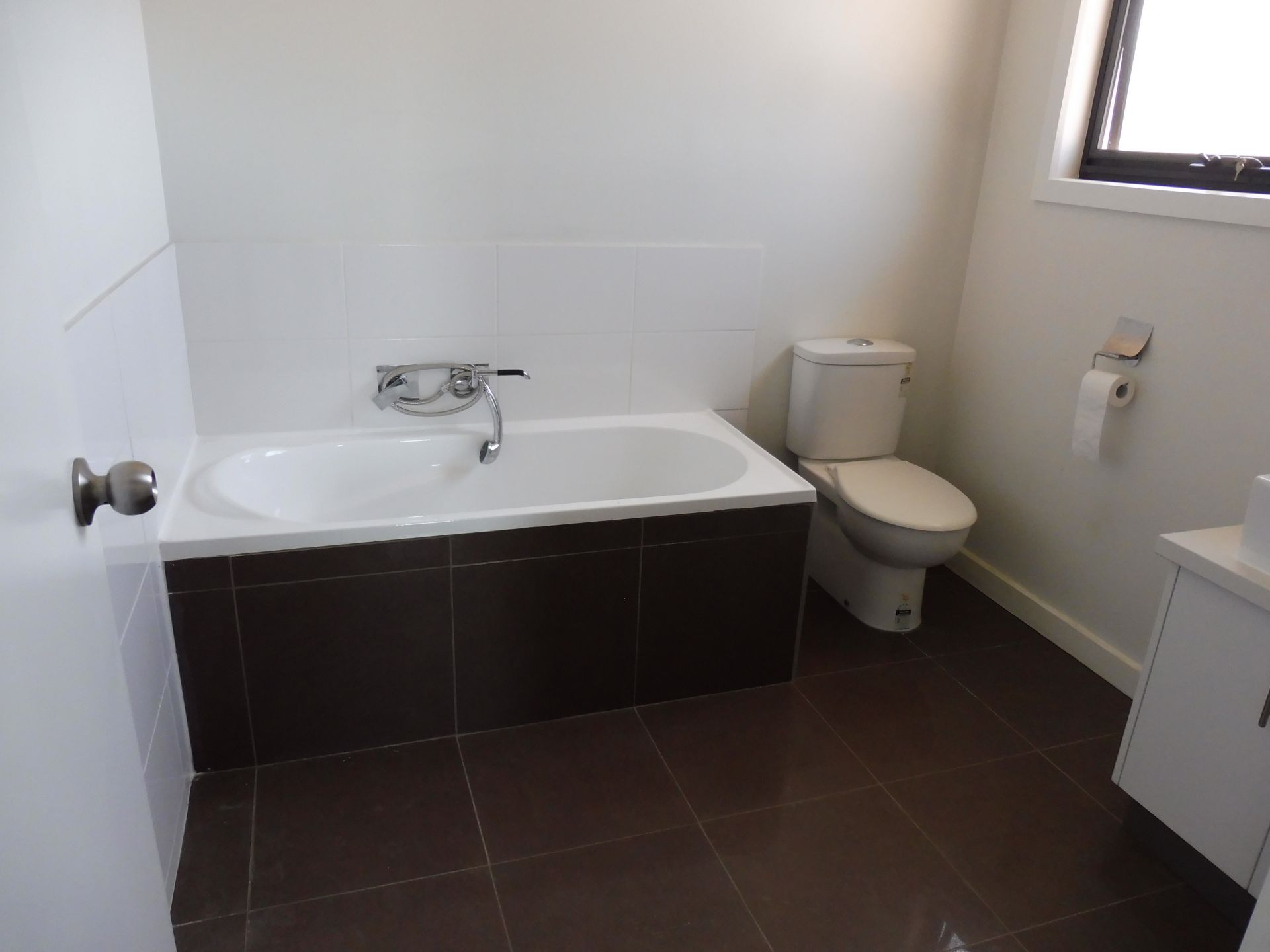 PRIME LOCATION & CLOSE TO ALL AMENITIES