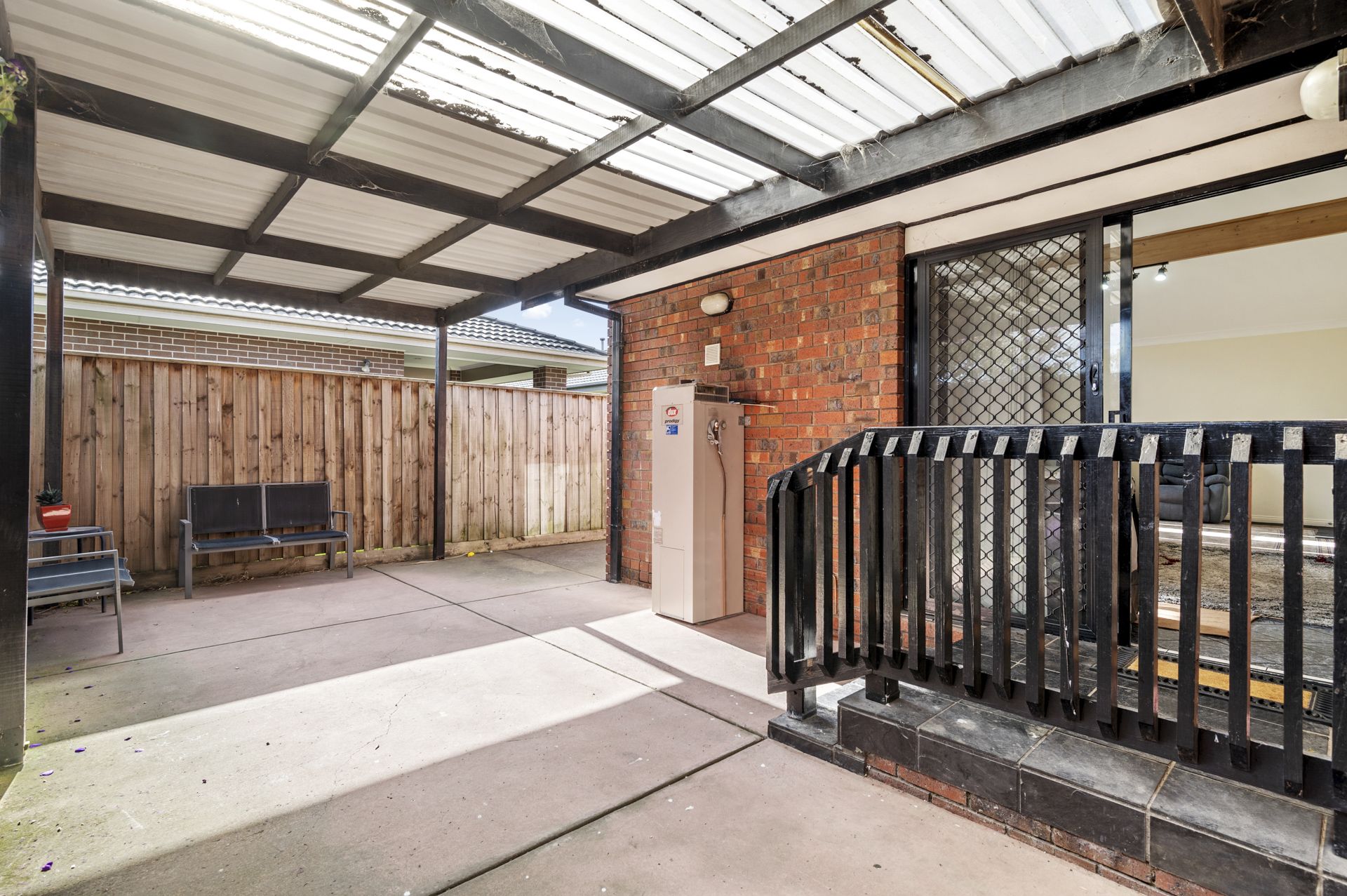 NO CORPORATE FEES -  3 BEDROOM UNIT/HOME