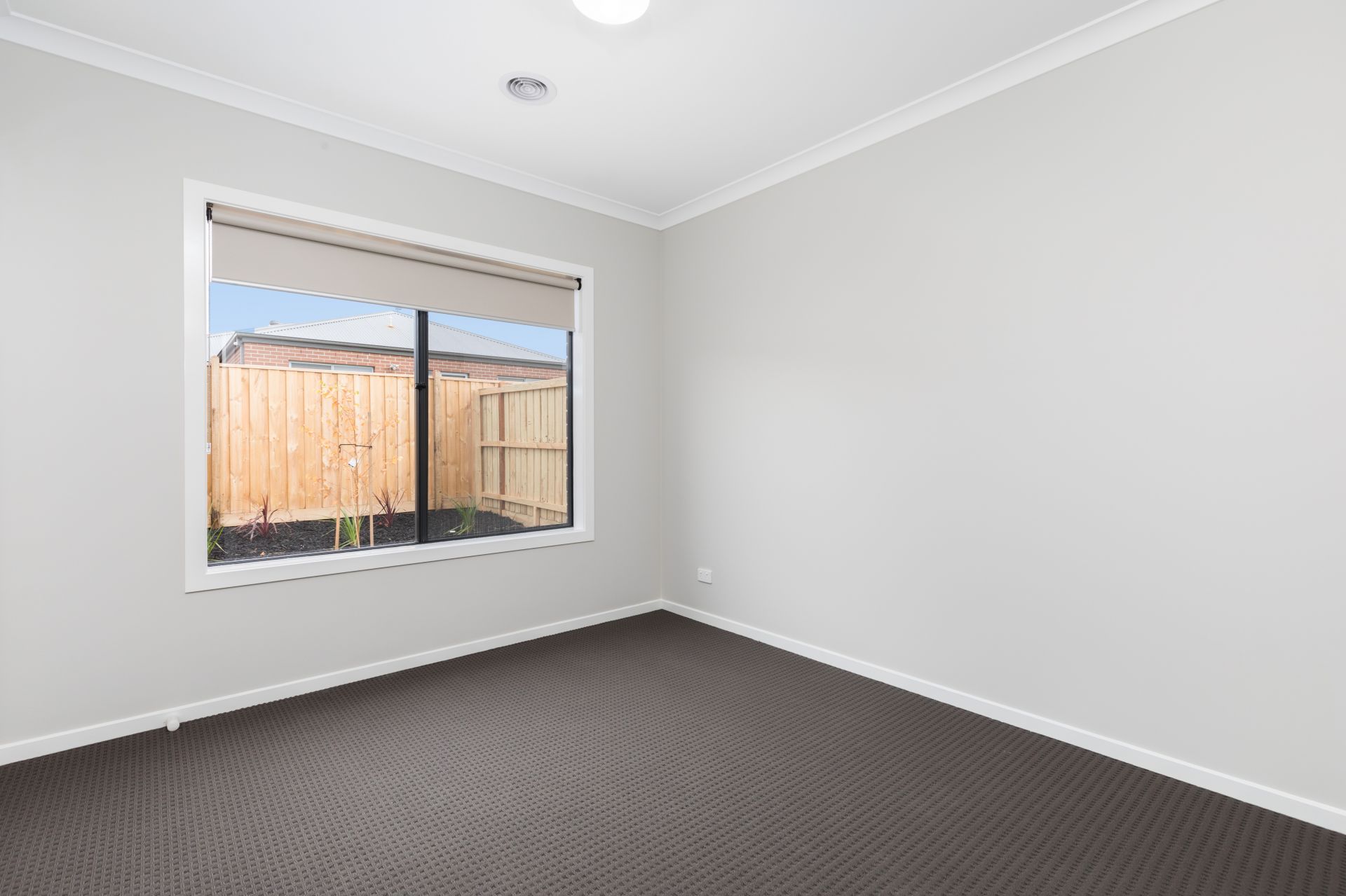 32 Sadie Avenue, Thornhill Park - Thumbnail 8