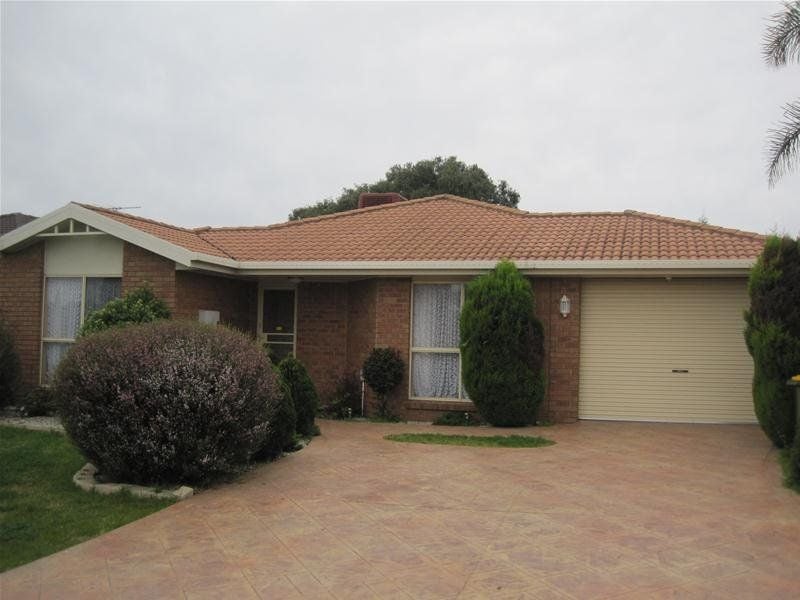 6 Barina Way, Mill Park