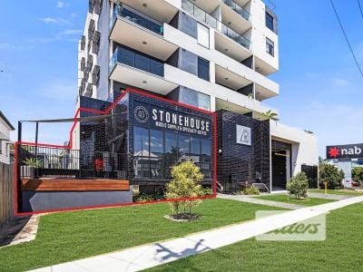 VERSATILE OFFICE/RETAIL OFFERING!