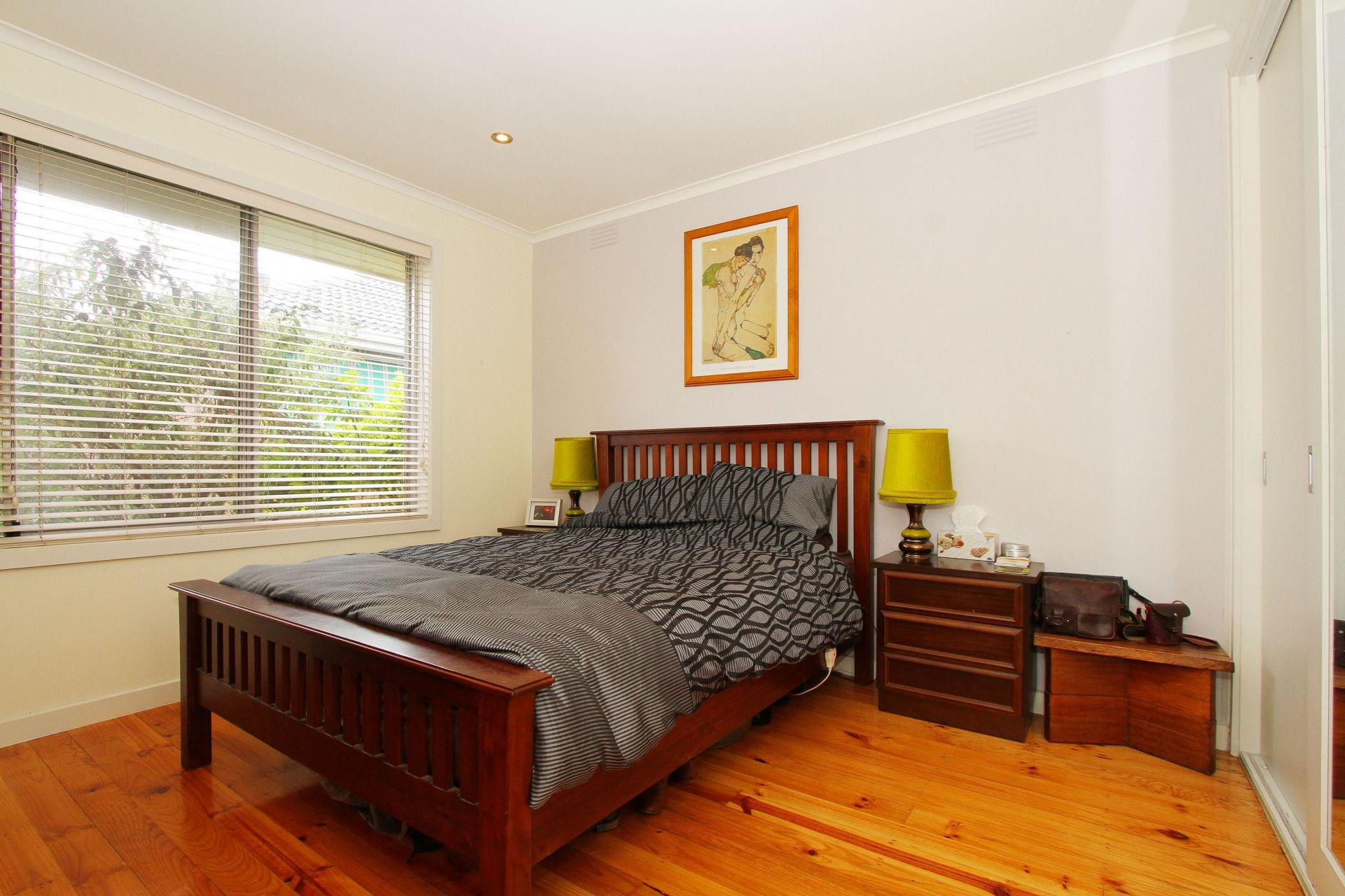 Immaculate Villa Unit in Great Location!