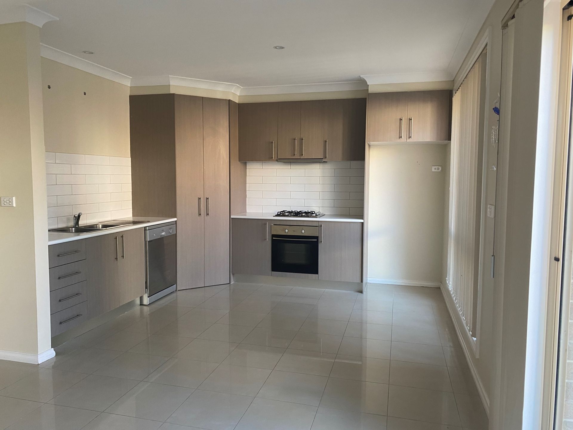 LOW MAINTENANCE, TOWNHOUSE LIVING