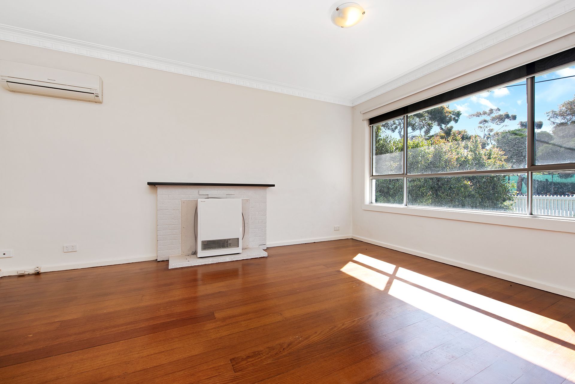 25 Ronald Avenue Altona North VIC, Altona North - Thumbnail 3