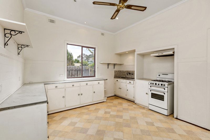 10 Hampton Parade, West Footscray - Thumbnail 5