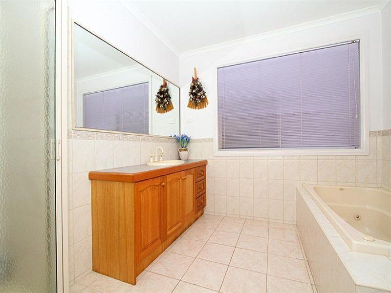 Family Home, Close to Everything!