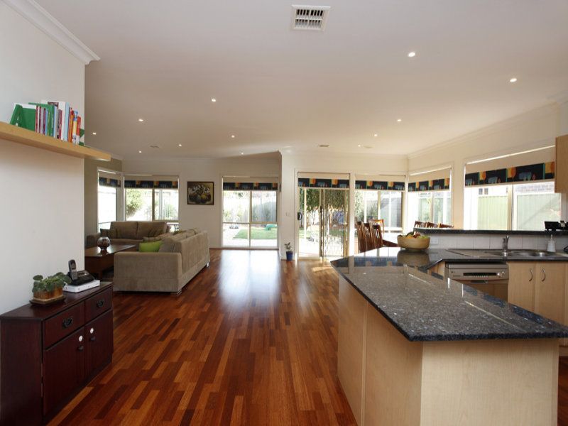 8 Earls Court, Point Cook - Thumbnail 4
