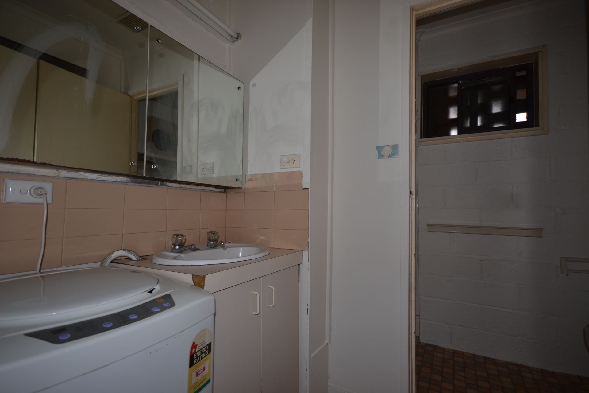 WALKING DISTANCE TO PRESTON MARKET