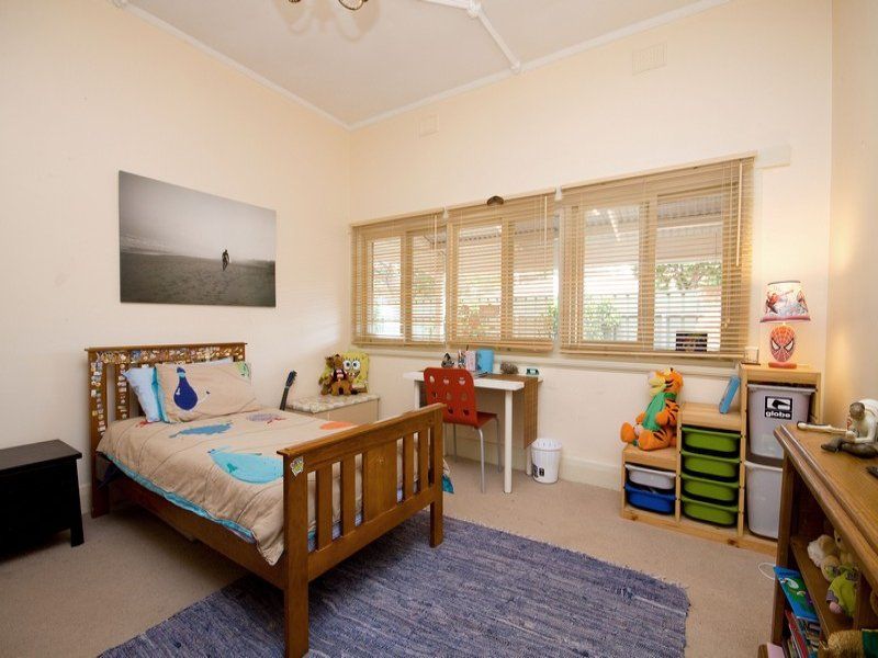 24 Dunbar Terrace Glenelg East 5045