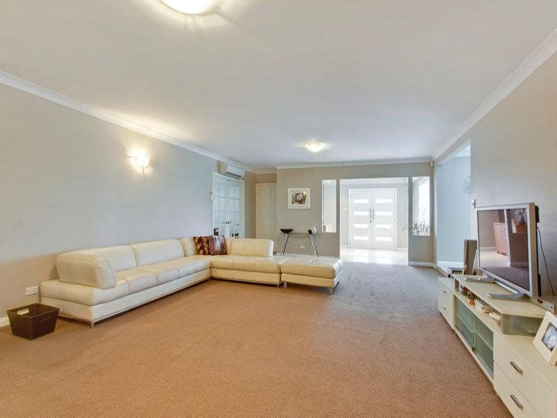 218 Lieutenant Bowen Drive, Bowen Mountain - Thumbnail 4